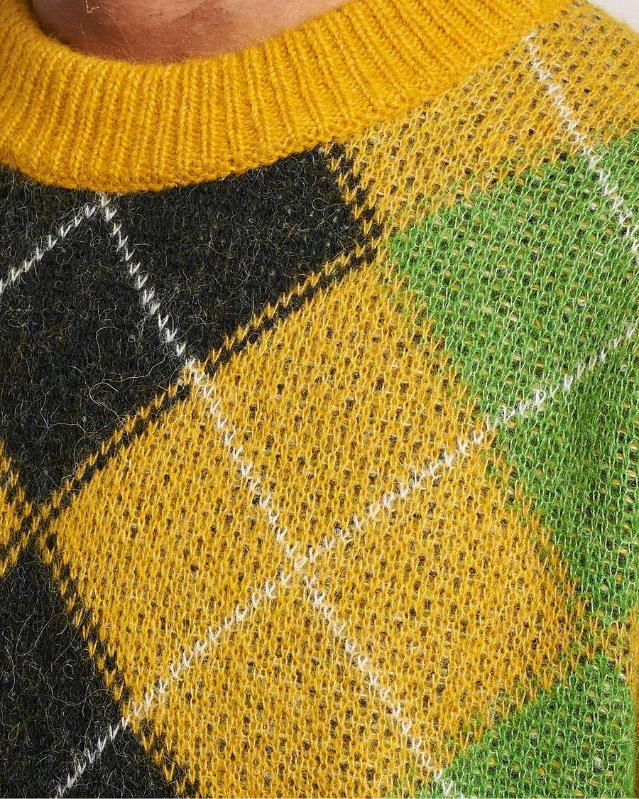Mies | Puserot | GANT | Furry Argyle Crew Neck Sunflower Yellow