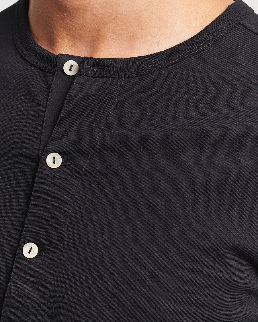 Mies | Puserot | Merz b. Schwanen | Classic Organic Cotton Henley Sweater Black