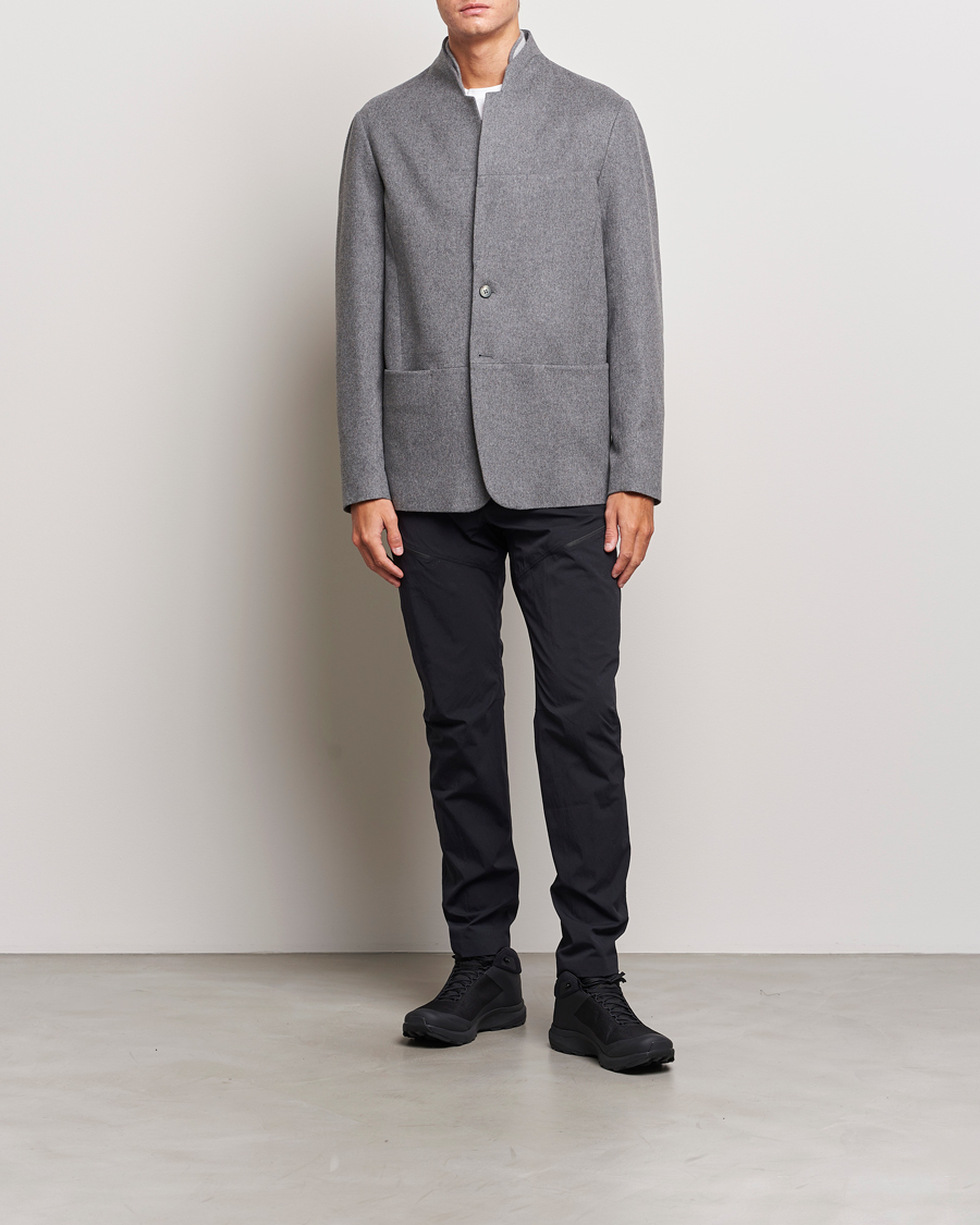 Mies | Pikkutakit | SEASE | Ellen Wool/Cashmere Blazer Light Grey