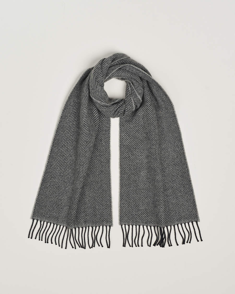 Mies | Begg & Co Herringbone Cashmere Scarf 30*170cm Grey | Begg & Co | Herringbone Cashmere Scarf 30*170cm Grey