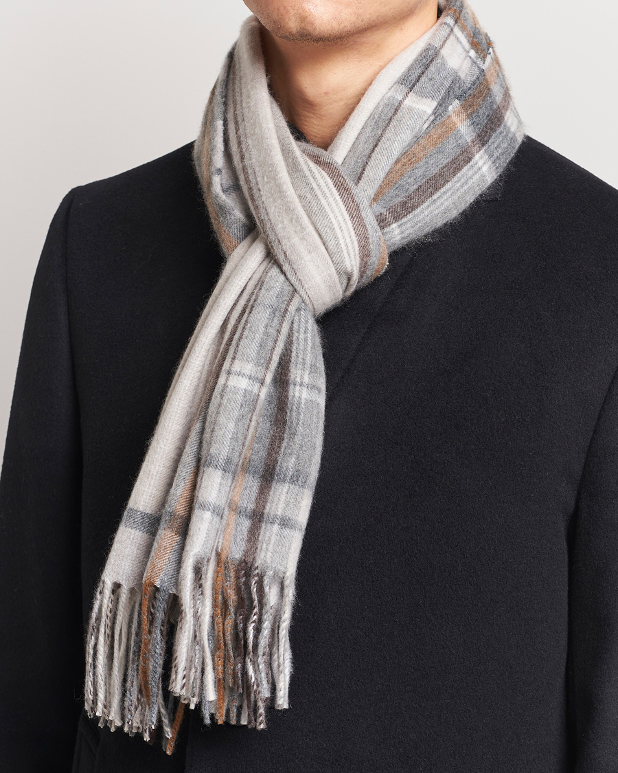 Mies | Begg & Co Striped/Checked Cashmere Scarf 36*183cm Natural Grey | Begg & Co | Striped/Checked Cashmere Scarf 36*183cm Natural Grey