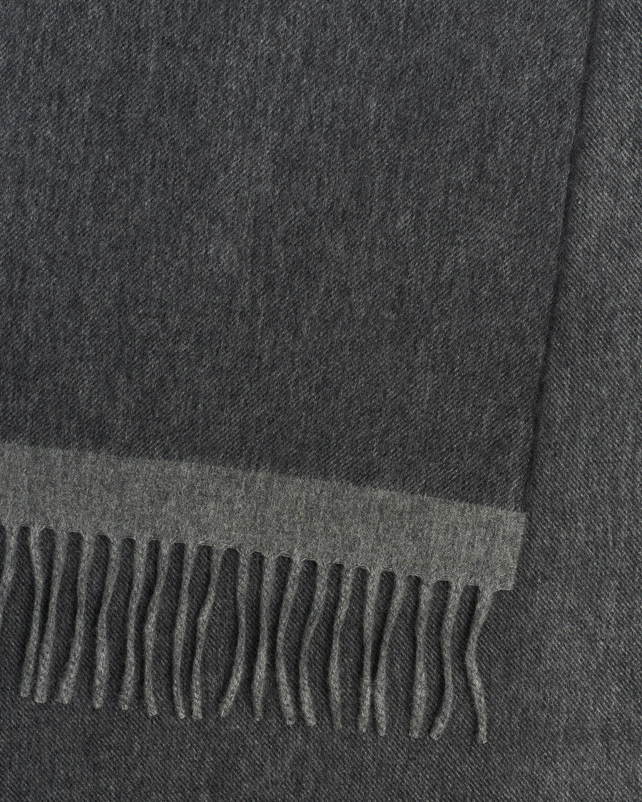 Mies | Begg & Co Solid Board Wool/Cashmere Scarf Flannel Charcoal | Begg & Co | Solid Board Wool/Cashmere Scarf Flannel Charcoal