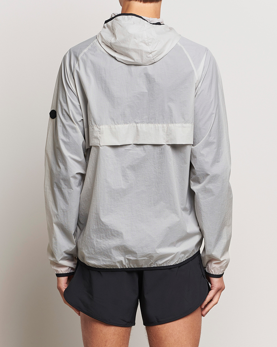 Mies | Takit | District Vision | Ultralight Packable DWR Wind Jacket Moonstone
