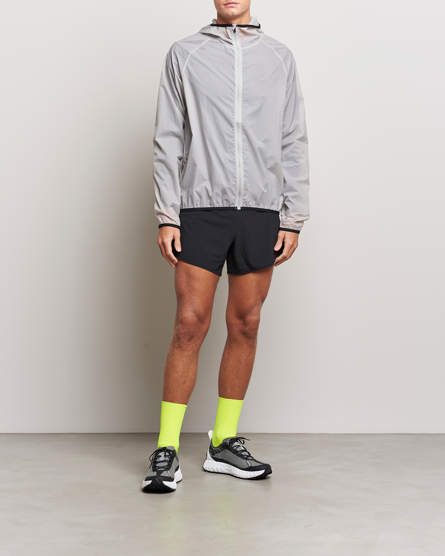 Mies | Shortsit | District Vision | 5 Inch Training Shorts Black