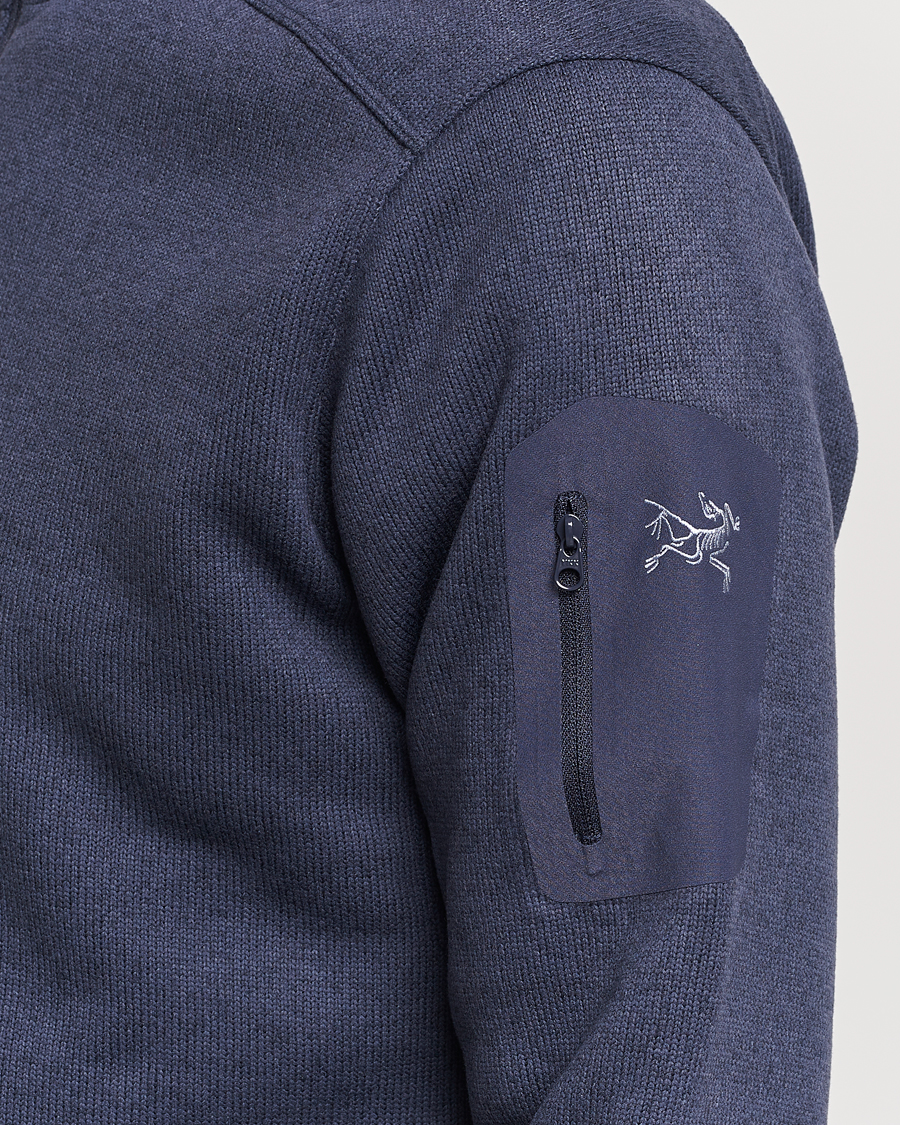 Mies | Puserot | Arc'teryx | Covert Half-Zip Black Sapphire Heather