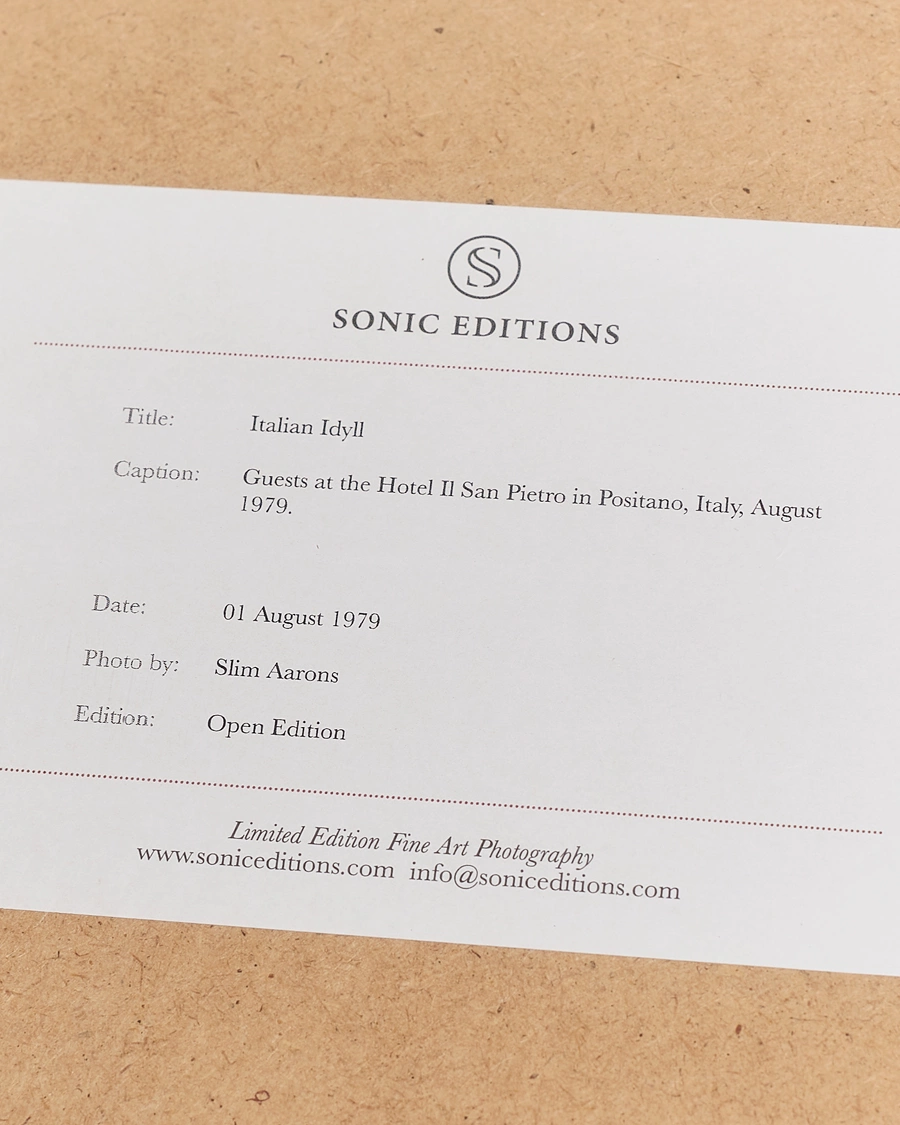 Mies | Taulut | Sonic Editions | Framed Slim Aarons Italian Idyll 