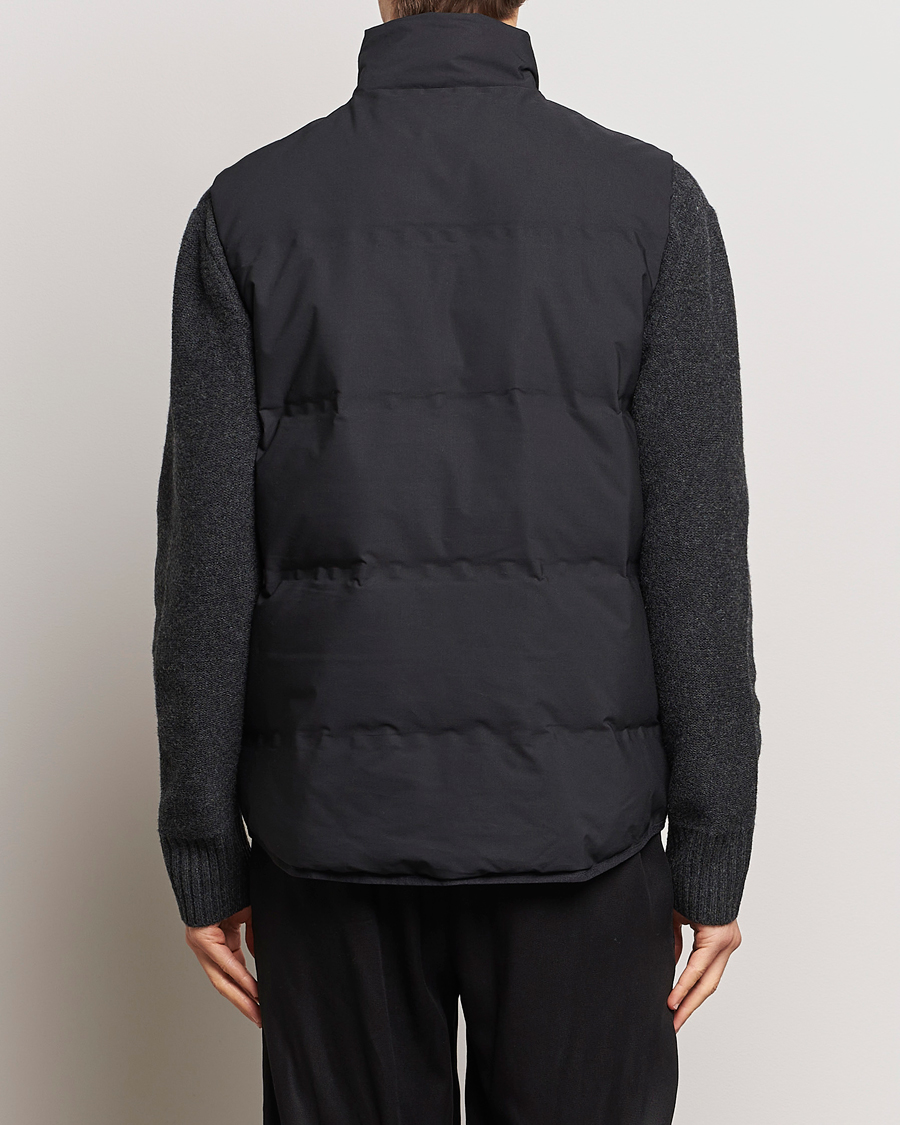 Mies | Takit | A Day's March | Alford Puffer Vest Black