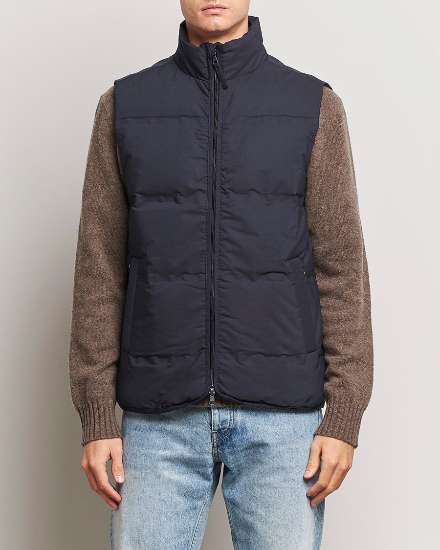 Mies | A Day's March | A Day's March | Alford Puffer Vest Navy