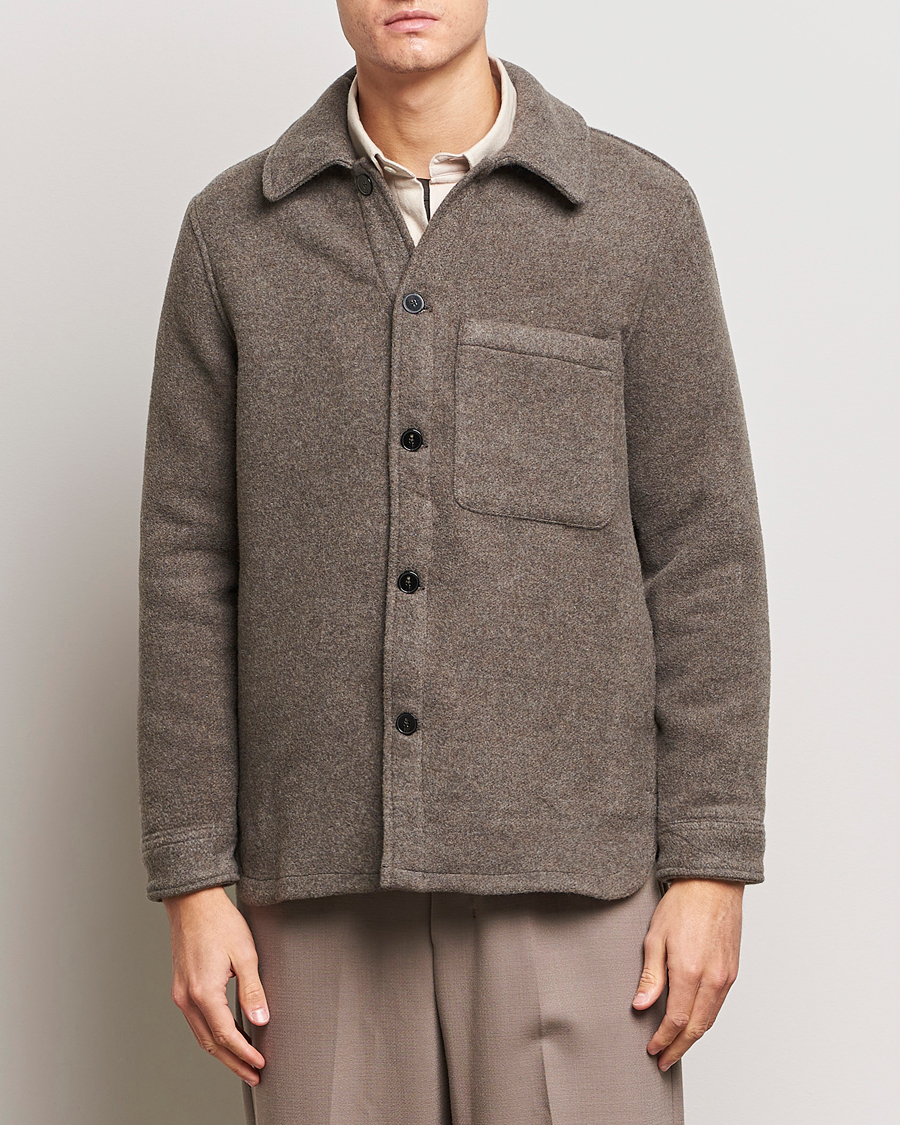 Mies | Paitatakkien aika | A Day's March | Epernay Wool Overshirt Taupe
