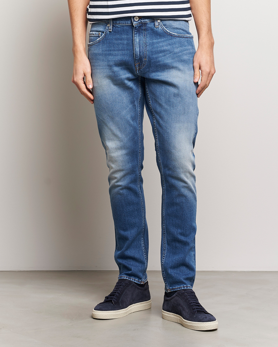 Mies | Siniset farkut | Tiger of Sweden | Pistolero Stretch Cotton Jeans Light Blue