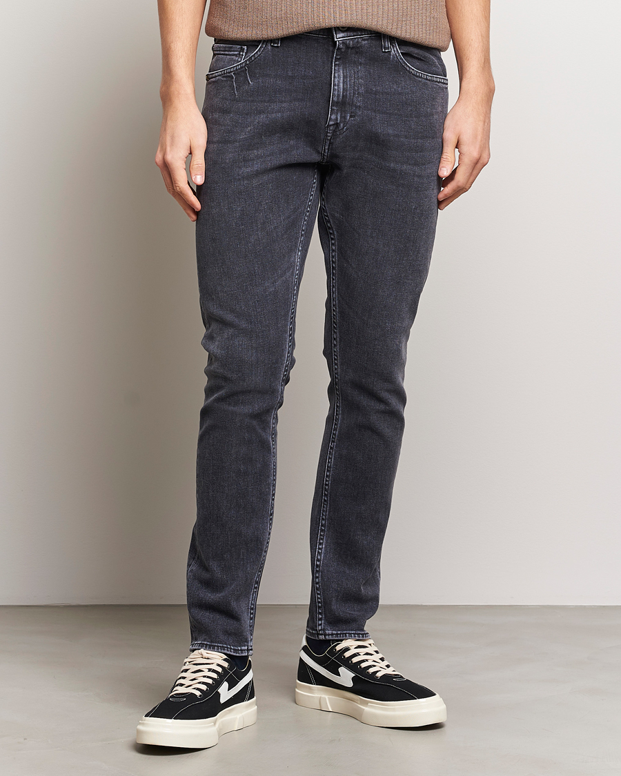 Mies | Tapered fit | Tiger of Sweden | Pistolero Stretch Cotton Jeans Washed Black