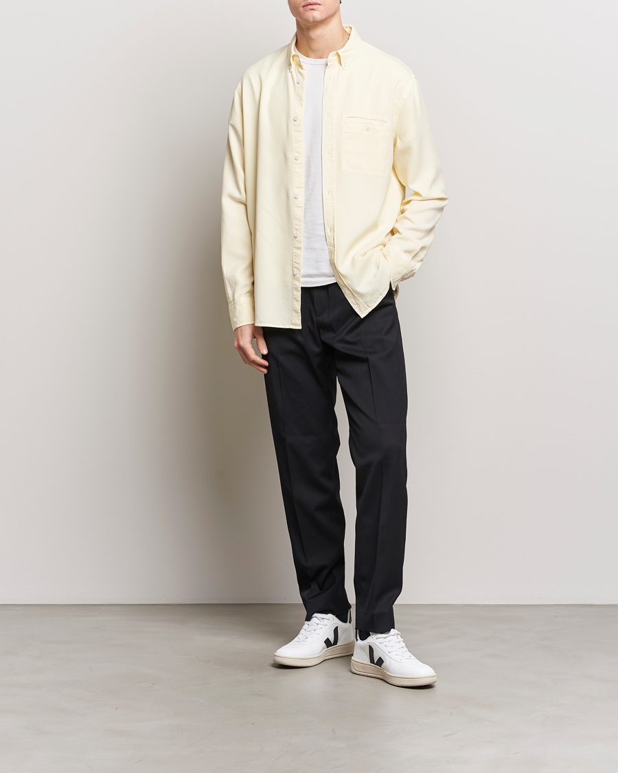 Mies | Kauluspaidat | Filippa K | Zachary Lyocell Shirt Soft Yellow