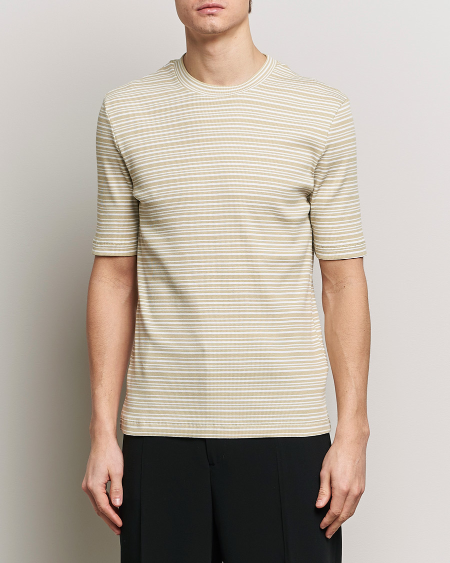 Mies | Lyhythihaiset t-paidat | Filippa K | Striped Rib T-Shirt Dark Yellow/White