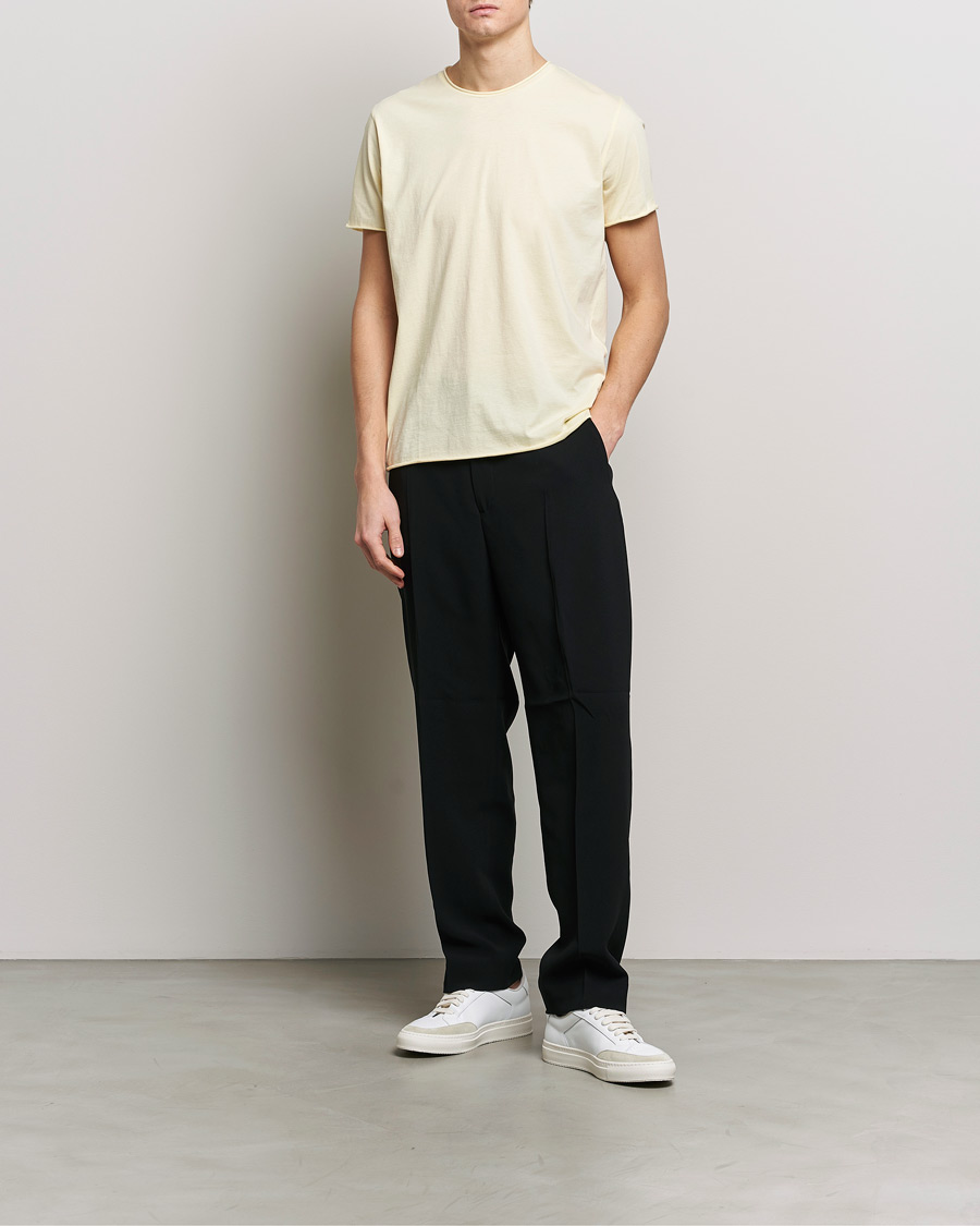 Mies | T-paidat | Filippa K | Roll Neck Crew Neck T-Shirt Soft Yellow