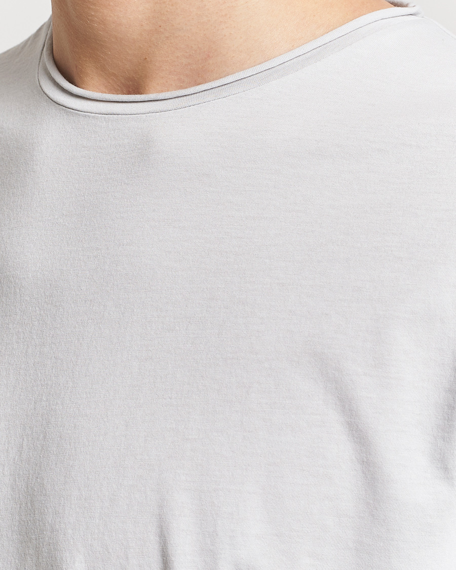 Mies | T-paidat | Filippa K | Roll Neck Crew Neck T-Shirt Light Grey