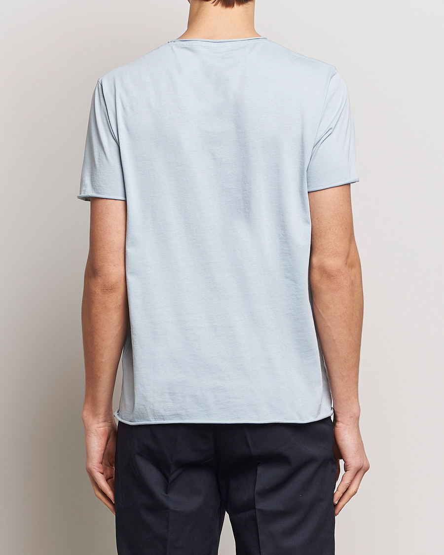 Mies | T-paidat | Filippa K | Roll Neck Crew Neck T-Shirt Dove Blue