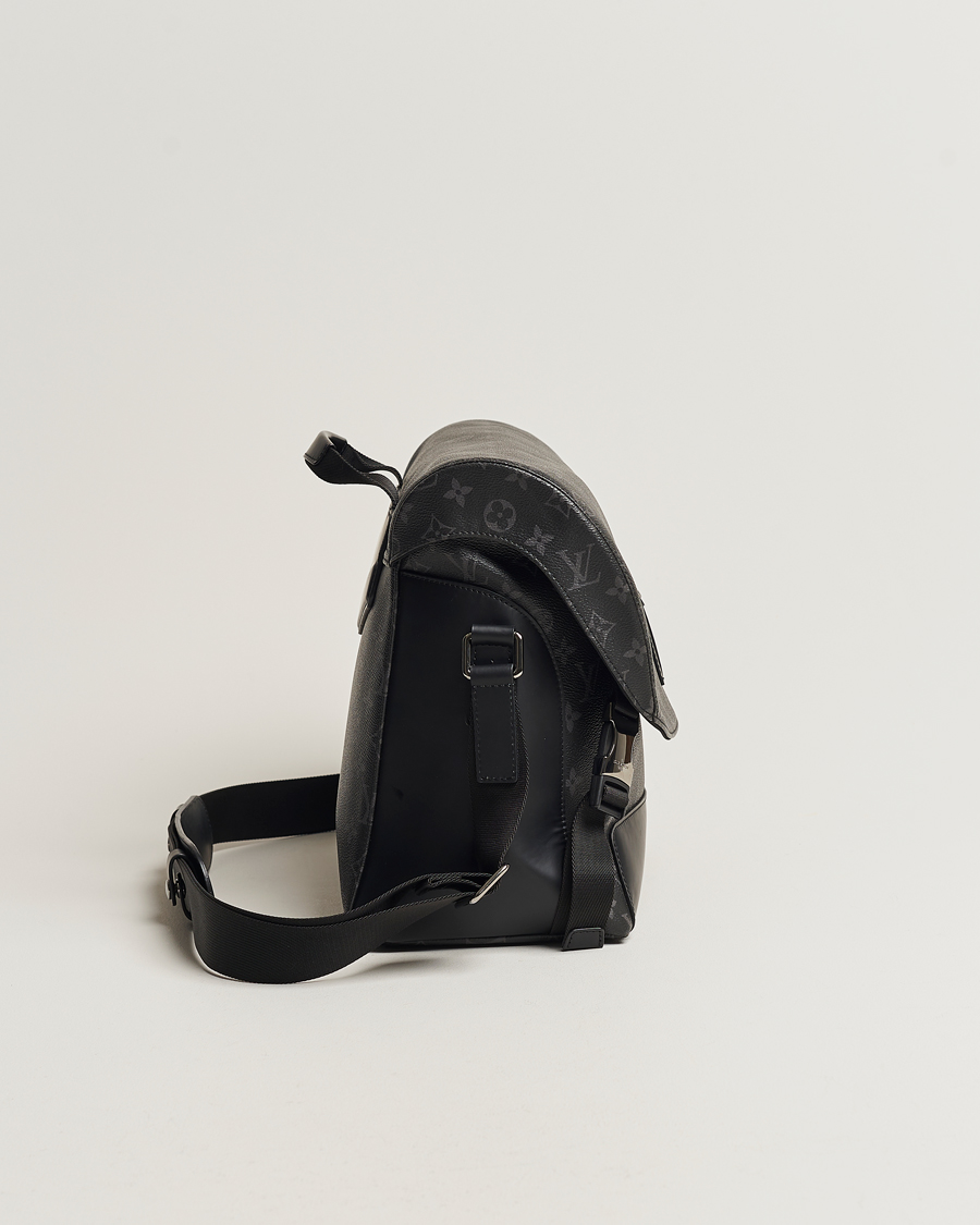 Mies | Louis Vuitton Pre-Owned Messenger Voyager MM Bag Monogram Eclipse | Louis Vuitton Pre-Owned | Messenger Voyager MM Bag Monogram Eclipse
