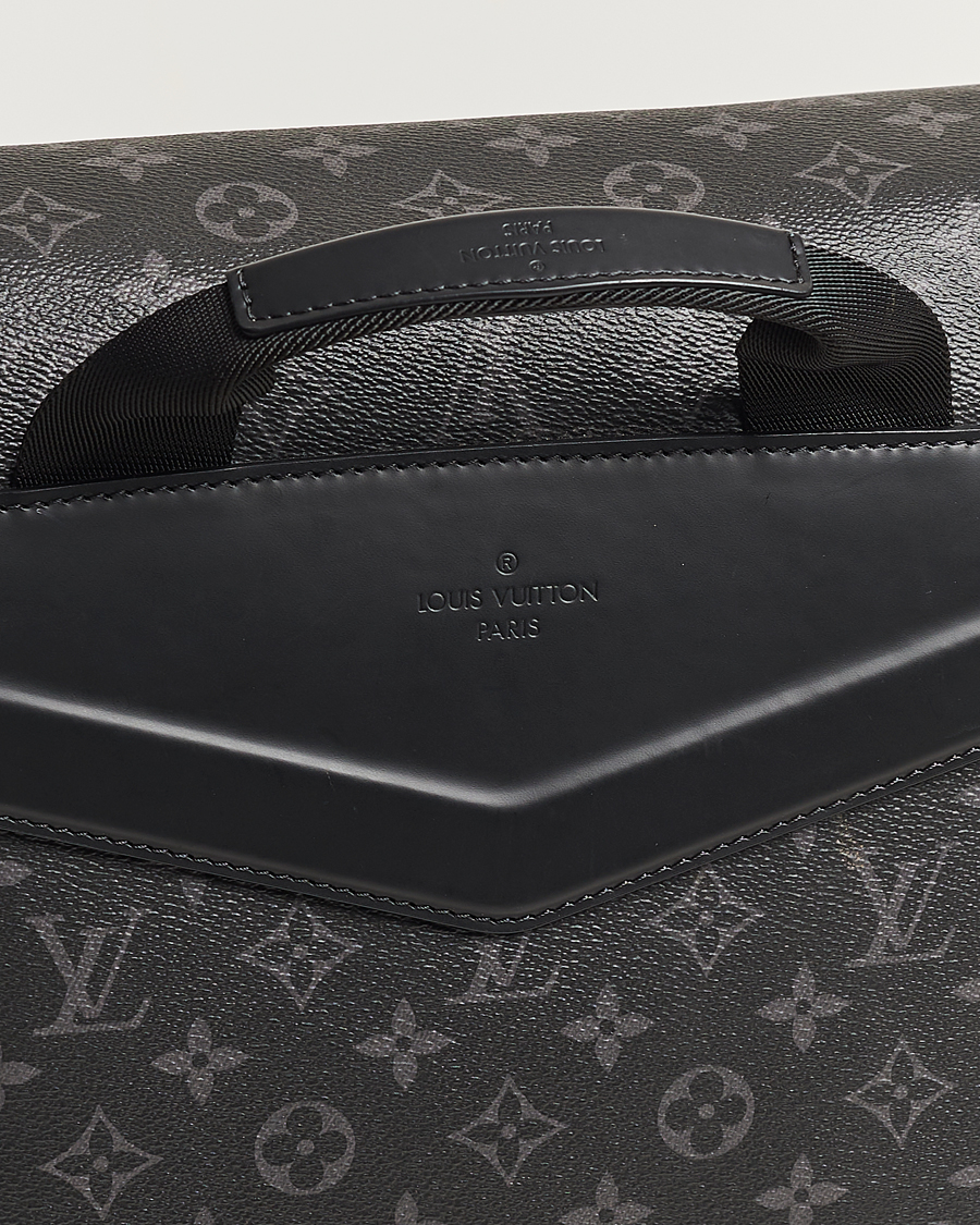 Mies | Louis Vuitton Pre-Owned Messenger Voyager MM Bag Monogram Eclipse | Louis Vuitton Pre-Owned | Messenger Voyager MM Bag Monogram Eclipse