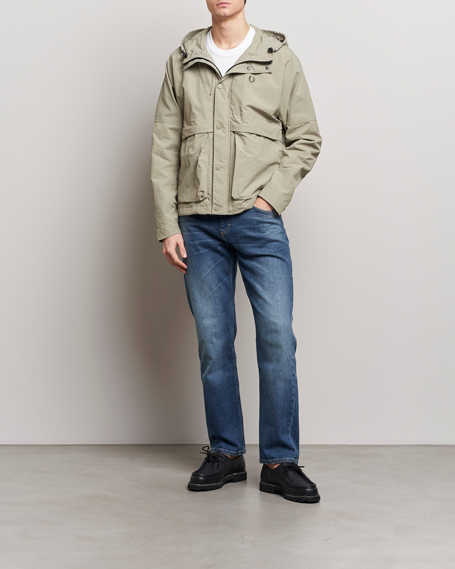 Mies | Takit | Fred Perry | Cropped Ripstop Hooded Jacket Warm Grey