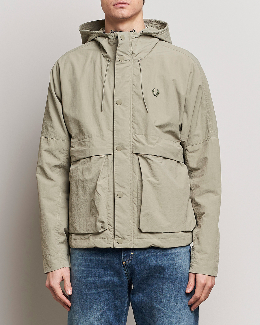 Mies | Takit | Fred Perry | Cropped Ripstop Hooded Jacket Warm Grey