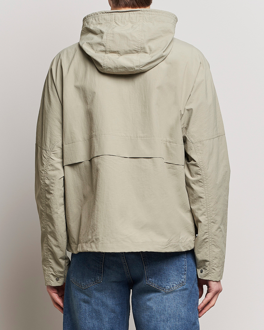 Mies | Takit | Fred Perry | Cropped Ripstop Hooded Jacket Warm Grey