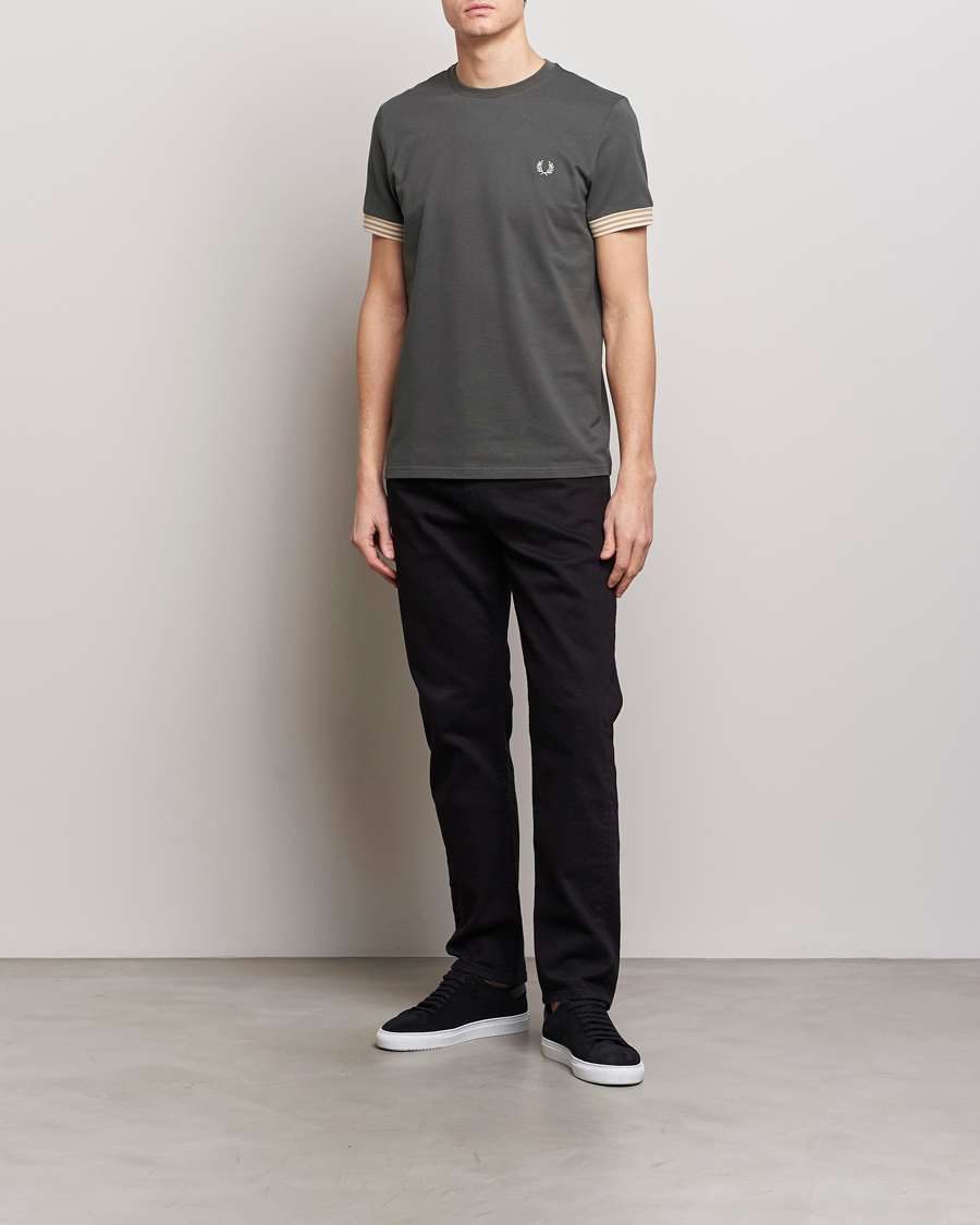Mies | T-paidat | Fred Perry | Striped Cuff Crew Neck T-Shirt Field Green