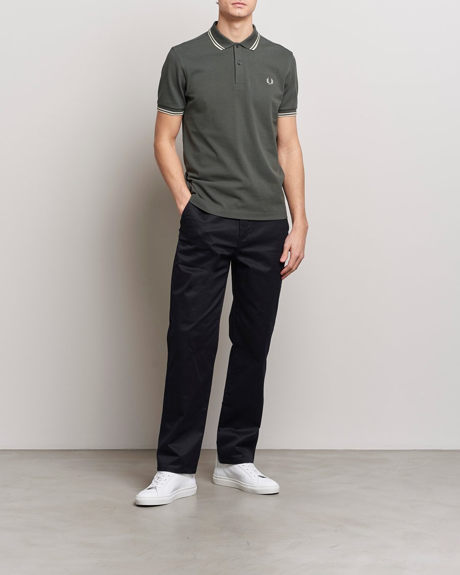 Mies | Pikeet | Fred Perry | Twin Tipped Polo Shirt Field Green