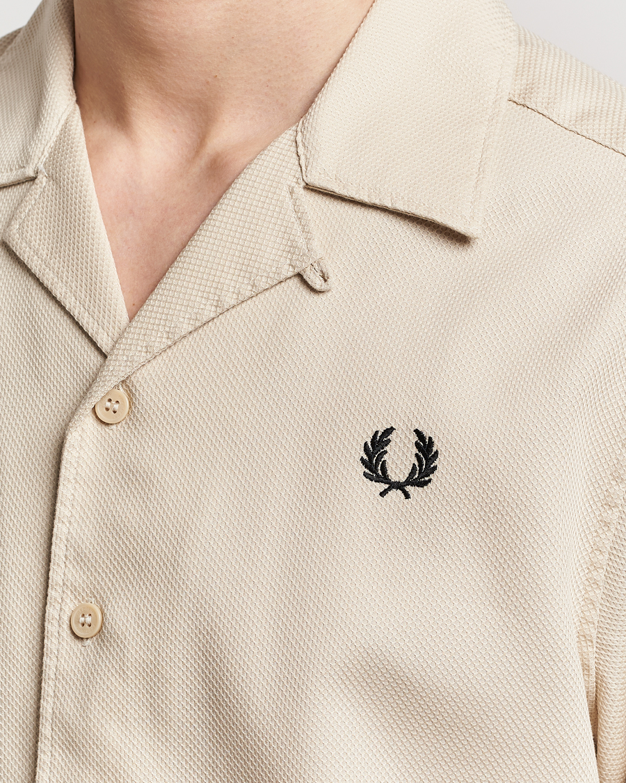 Mies | Kauluspaidat | Fred Perry | Pique Textured Short Sleeve Shirt Oatmeal