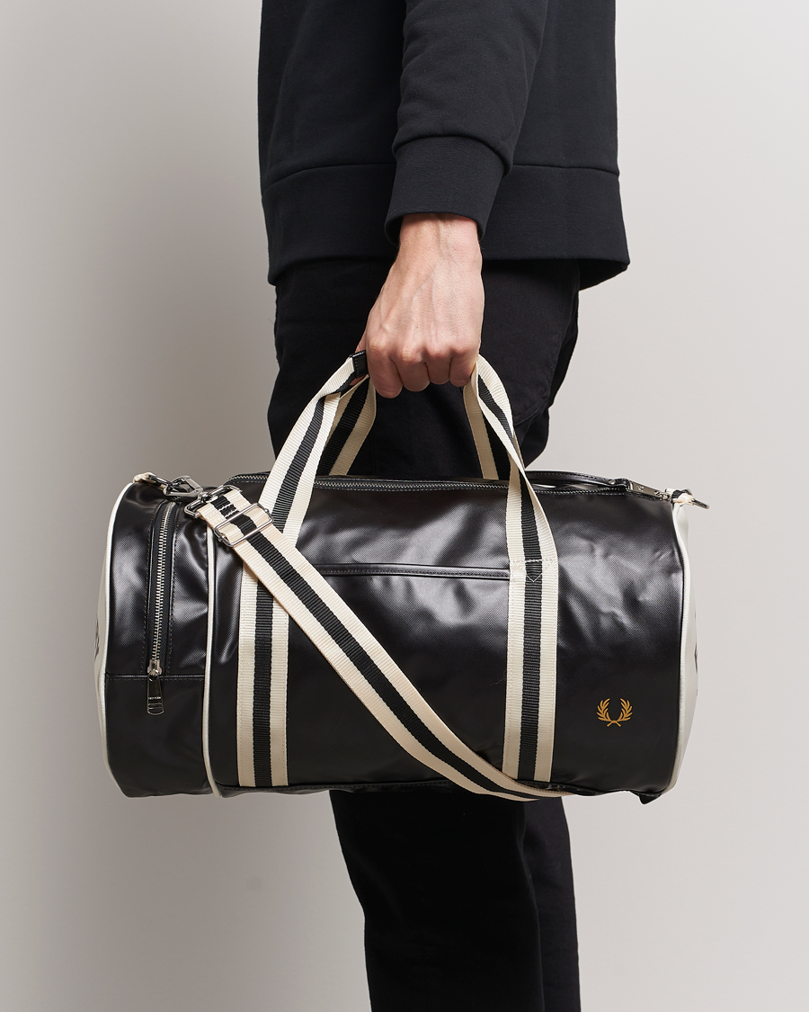 Mies | Laukut | Fred Perry | Classic Barrel Bag Black/Ecru