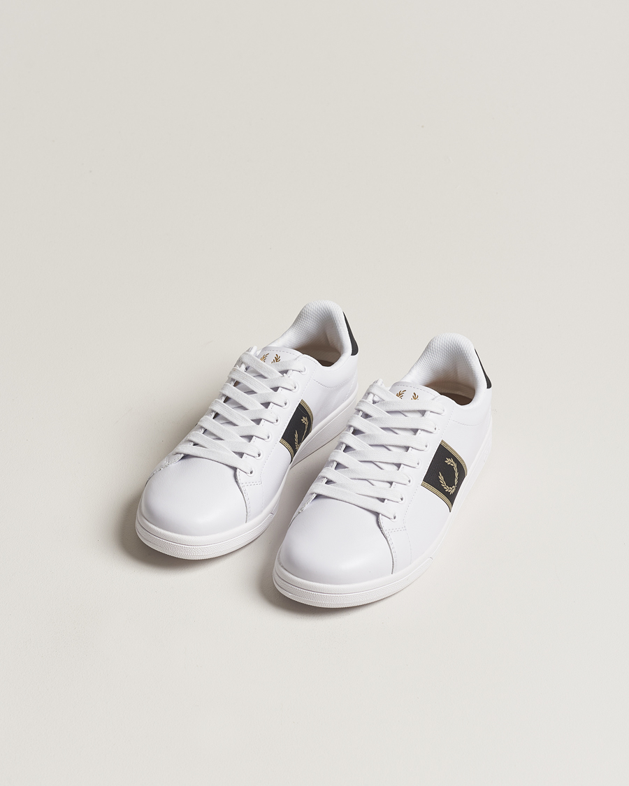 Mies | Matalavartiset tennarit | Fred Perry | B721 Leather Sneaker White/Warm Grey