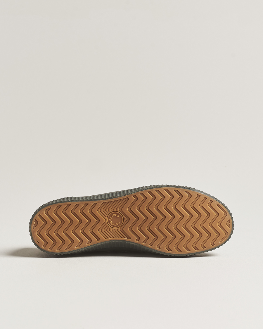 Mies | Fred Perry Hughes Canvas Sneaker Field Green | Fred Perry | Hughes Canvas Sneaker Field Green