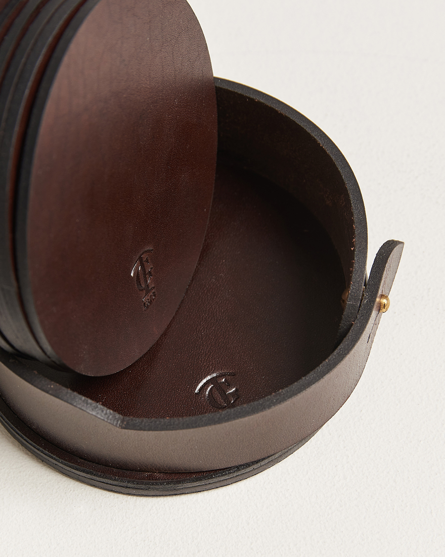 Mies | Kotiin | Tärnsjö Garveri | Leather Coaster Set 006 Dark Brown