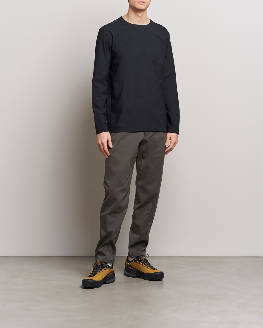 Mies | T-paidat | Houdini | Cover Crew Quick Dry Long Sleeve True Black