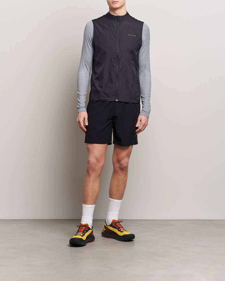 Mies | Puserot | Falke Sport | Falke Recycled Running Vest Black