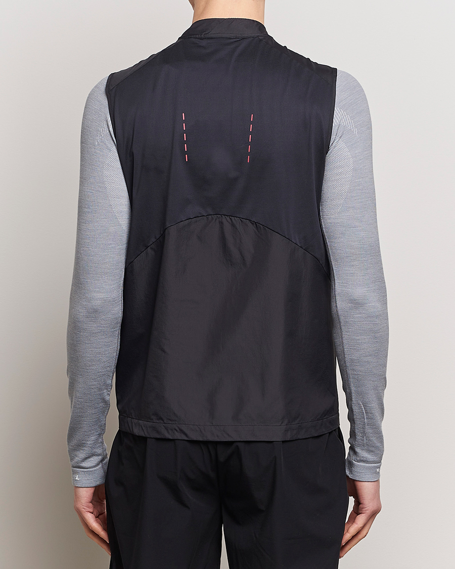 Mies | Puserot | Falke Sport | Falke Recycled Running Vest Black
