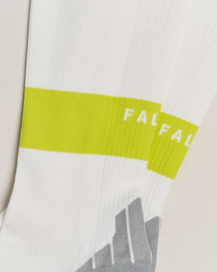 Mies | Alusvaatteet | Falke | RU Compression Running Socks White