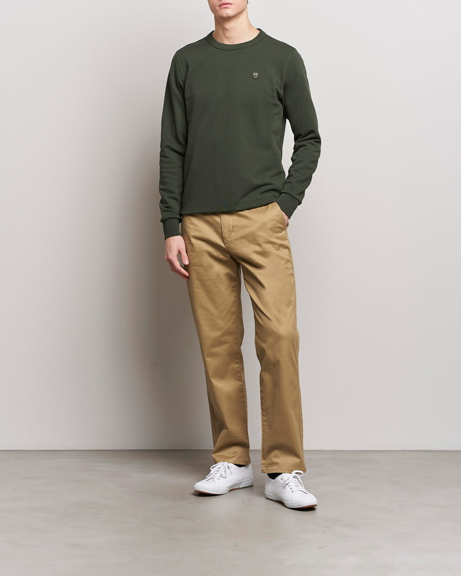 Mies | Puserot | KnowledgeCotton Apparel | Erik Badge Sweatshirt Forest Night