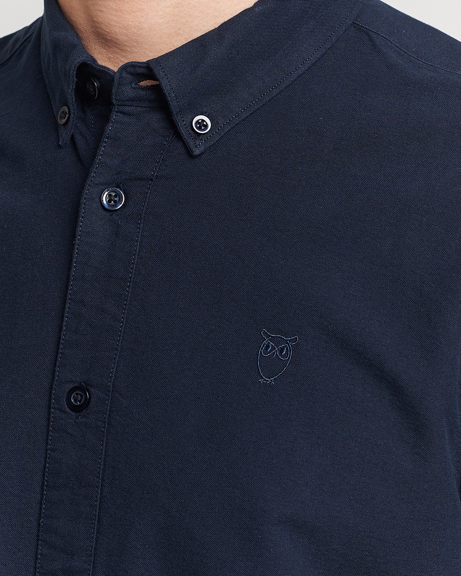 Mies | Kauluspaidat | KnowledgeCotton Apparel | Harald Small Owl Regular Oxford Shirt Total Eclipse