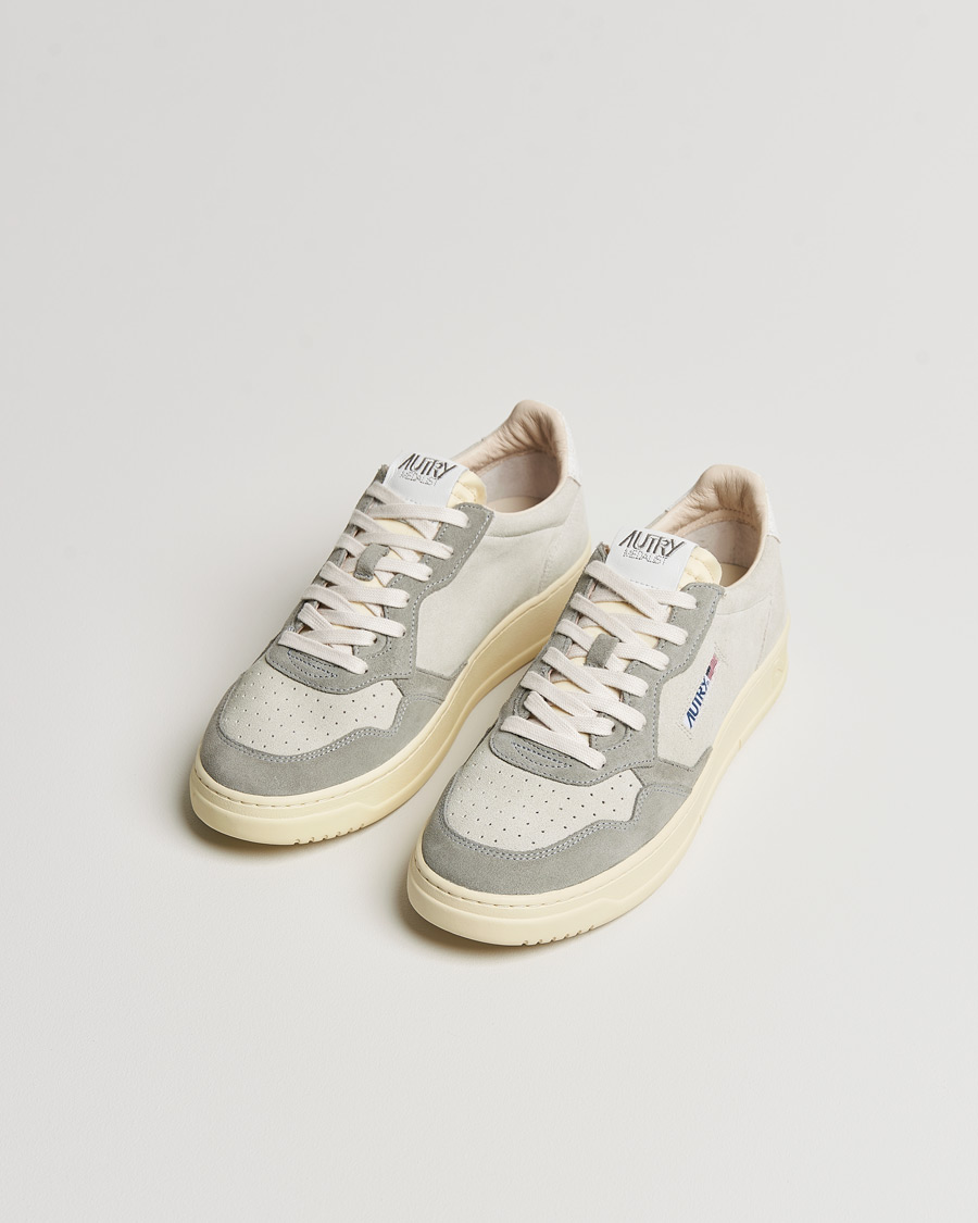 Mies | Autry Medalist Low Suede Sneaker Grey/Cream | Autry | Medalist Low Suede Sneaker Grey/Cream
