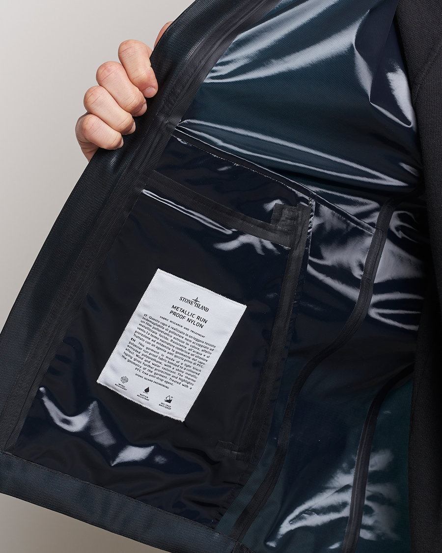 Mies | Takit | Stone Island | Metallic Run Proof Nylon Jacket Cobalt Blue