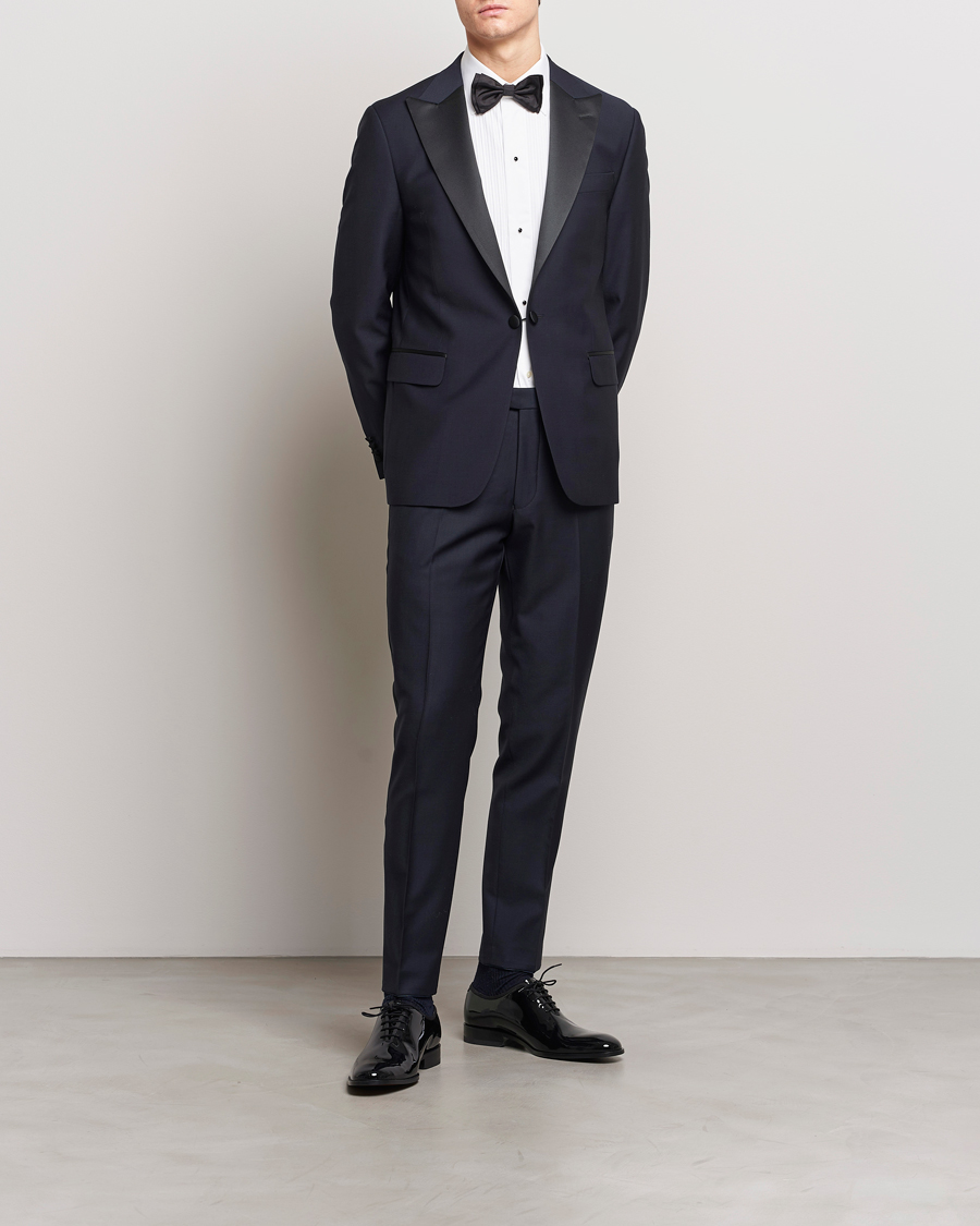 Mies | Pikkutakit | Oscar Jacobson | Frampton Wool Tuxedo Blazer Navy