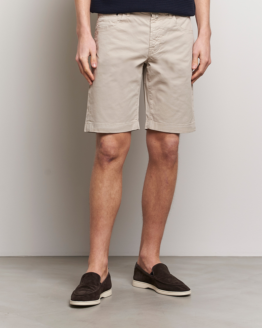 Mies | Shortsit | Jacob Cohën | Nicolas Cotton Gabardine Shorts Beige