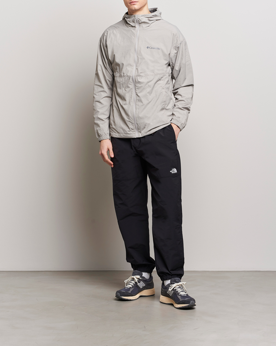 Mies | Housut | The North Face | Easy Wind Pants Black