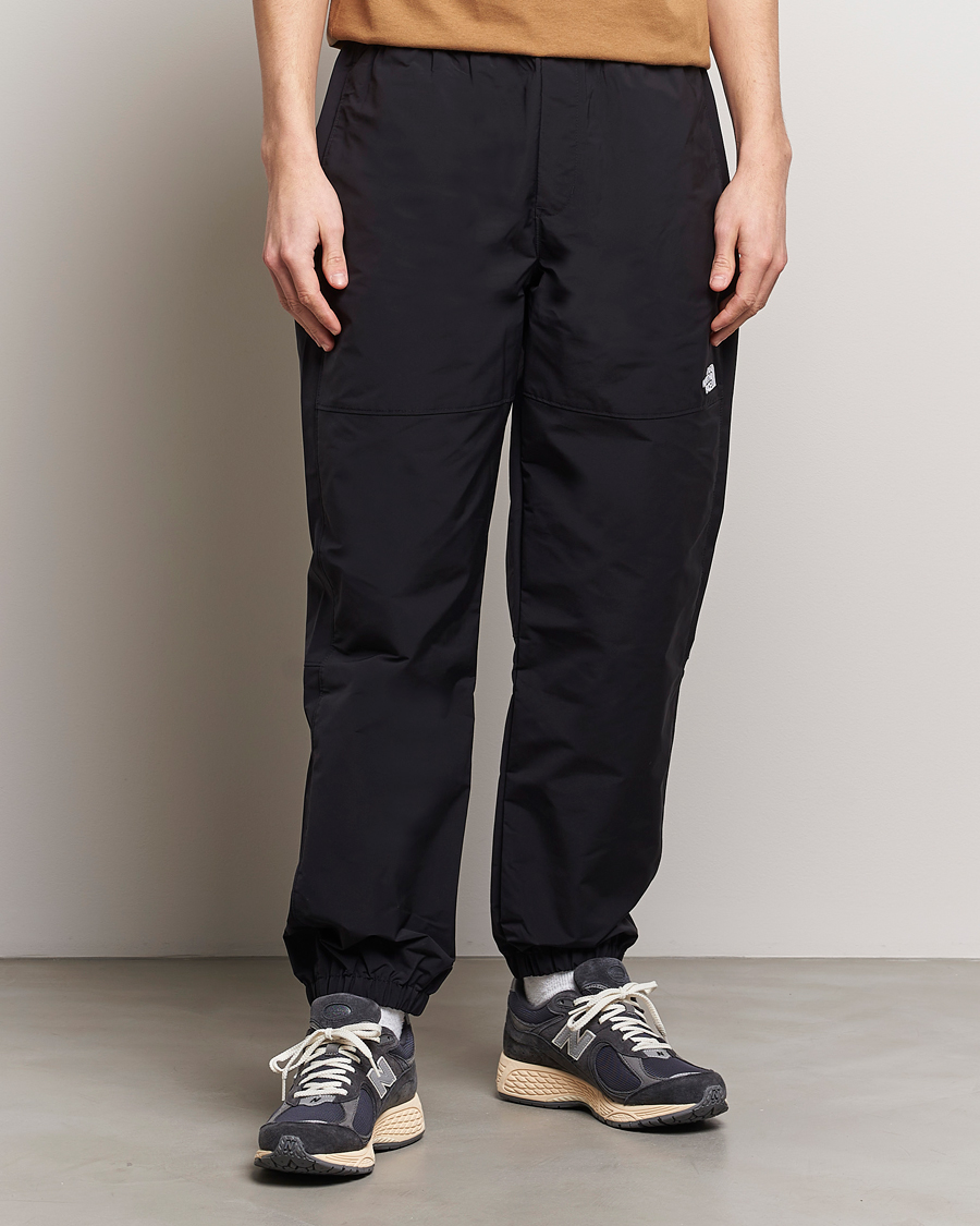 Mies | Housut | The North Face | Easy Wind Pants Black