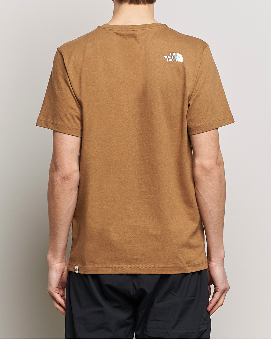 Mies | T-paidat | The North Face | Berkeley Pocket T-Shirt Utility Brown