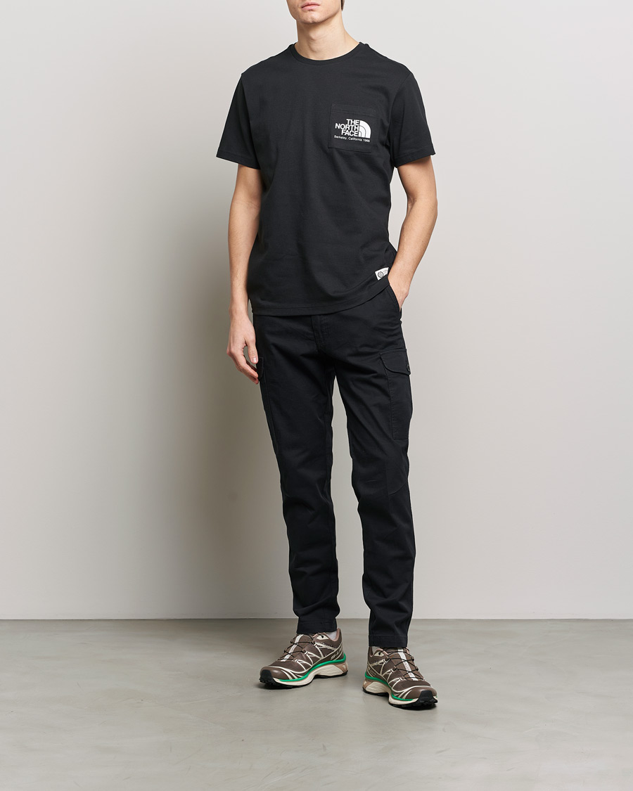 Mies | T-paidat | The North Face | Berkeley Pocket T-Shirt Black