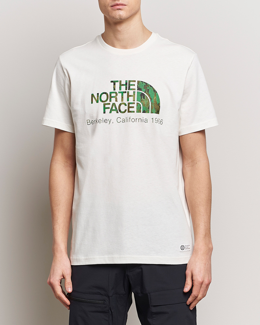 Mies | T-paidat | The North Face | Berkeley Logo T-Shirt White