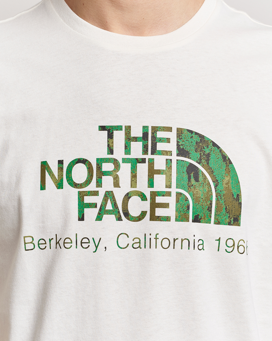 Mies | T-paidat | The North Face | Berkeley Logo T-Shirt White