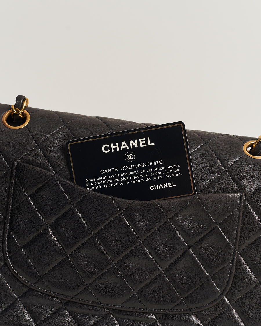 Mies | Chanel Pre-Owned Classic Medium Flap Bag Calf Leather Black  | Chanel Pre-Owned | Classic Medium Flap Bag Calf Leather Black 