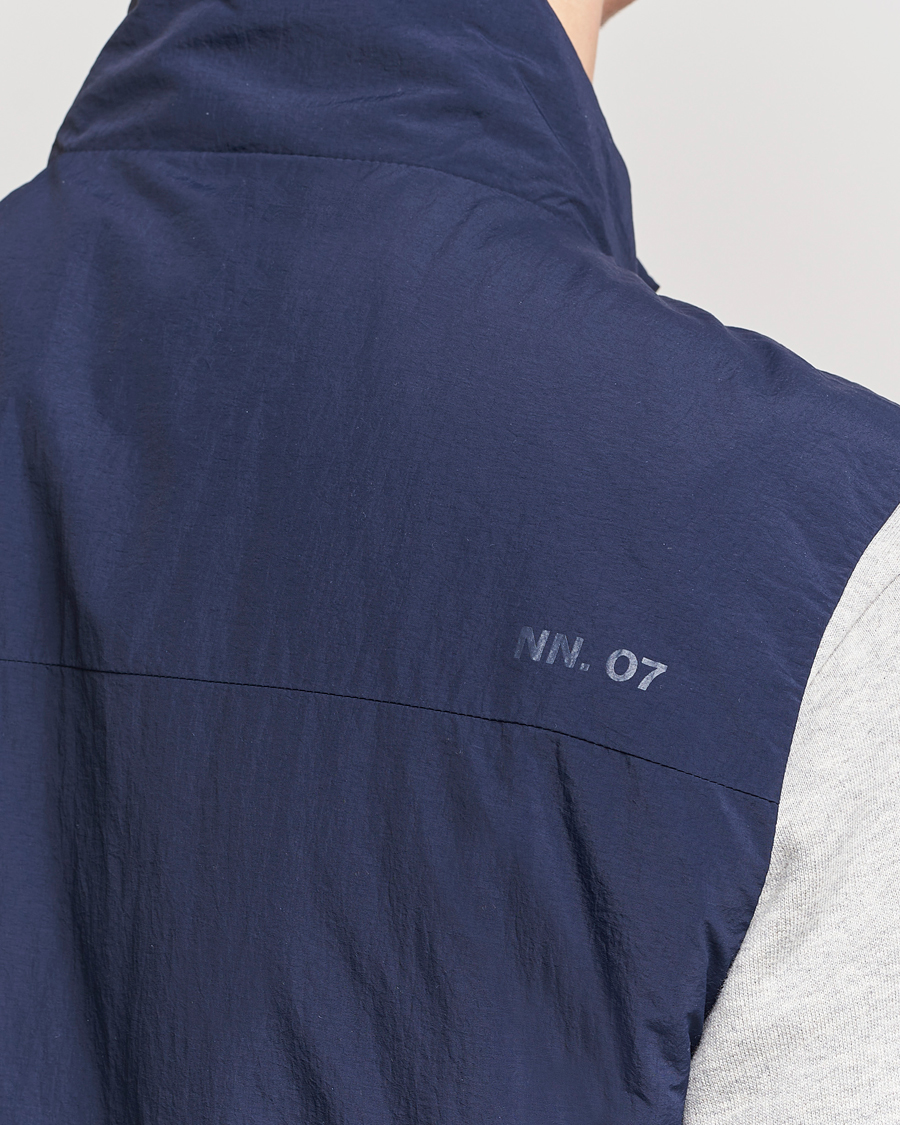 Mies | Takit | NN07 | Zack Recycled Vest Navy Blue